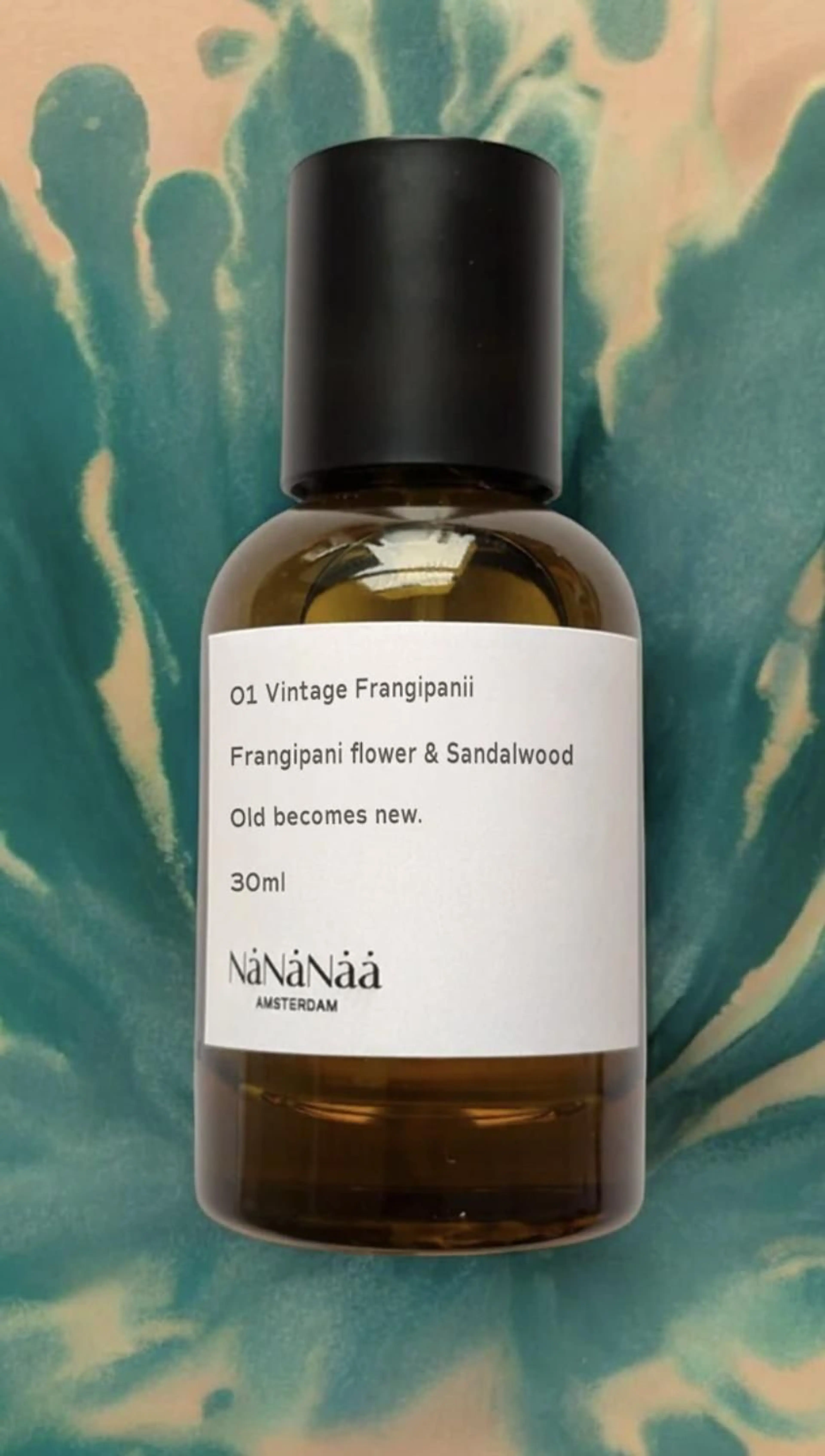 01 Vintage Frangipanii - Frangipani flower & Sandalwood